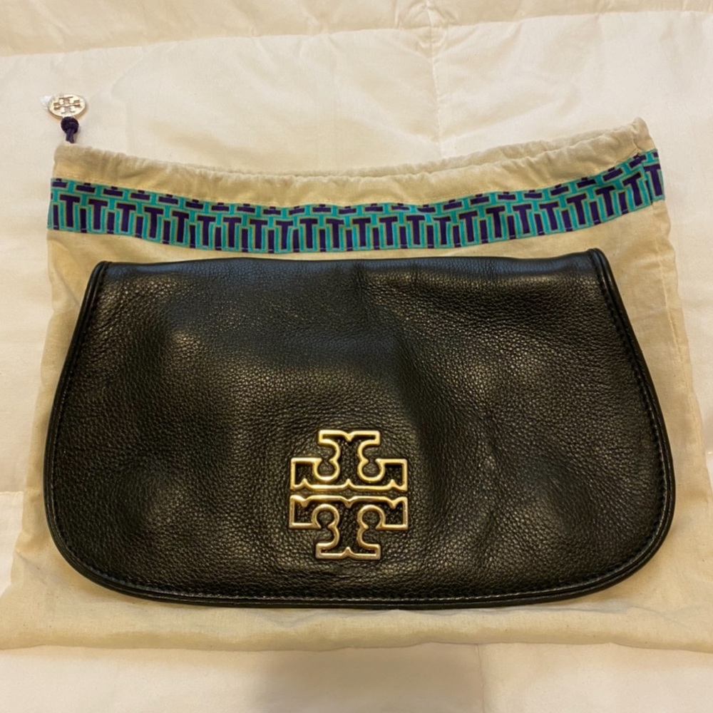 Tory Burch Amanda Logo Clutch